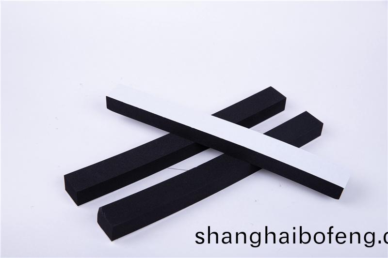 CR減(jian)震保(bao)溫(wen)條(tiao)